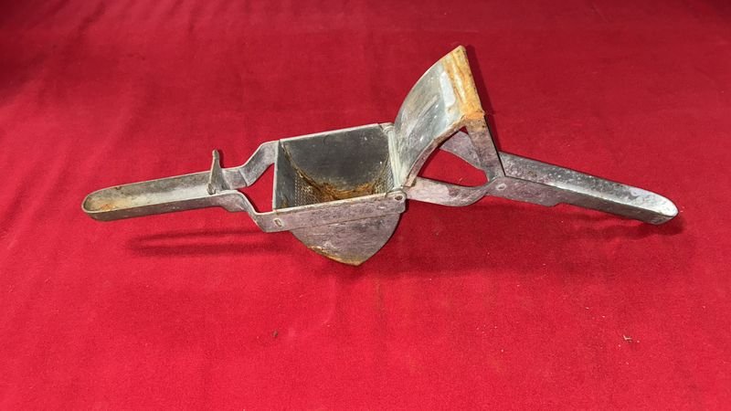 Rallador de Queso Mecánico Vintage de Metal