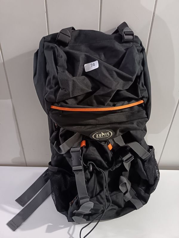 Mochila de Camping y Viaje Zenit Negra 55 cm