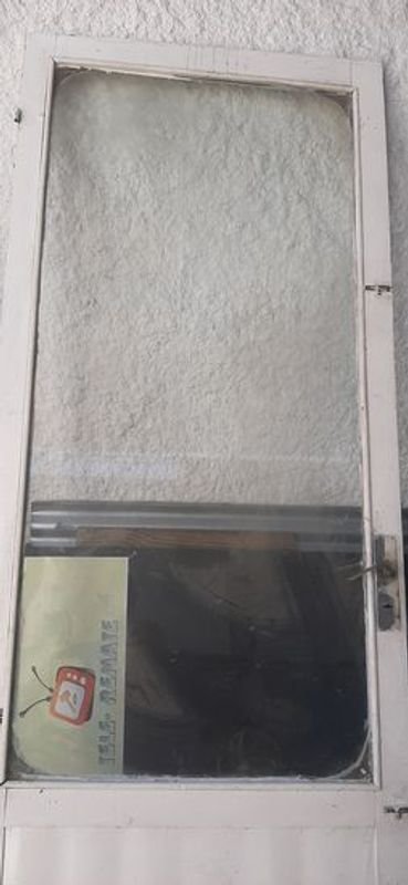 Puerta de madera con vidrio, condición variable - imagen 3