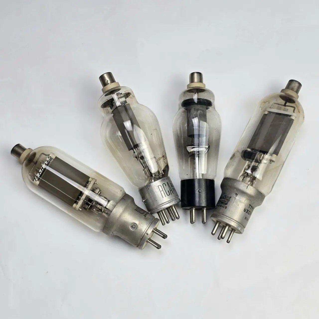 Item lote-29-valvulas-varias-x4 - Image 0