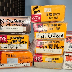 Lote de 13 Cajas de Punteros de Dirección para Diversas Marcas de Autos - imagen 3
