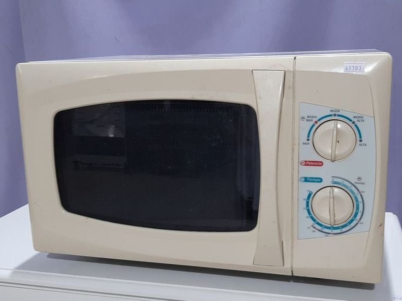 Microondas Frigidaire Manual Beige