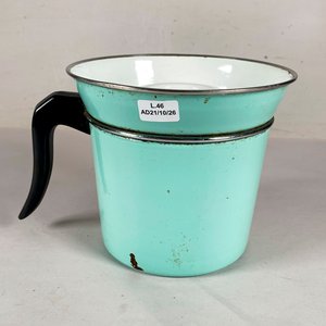Lote siguiente: Antiguo Hervidor Esmaltado Mint con Asa Negra