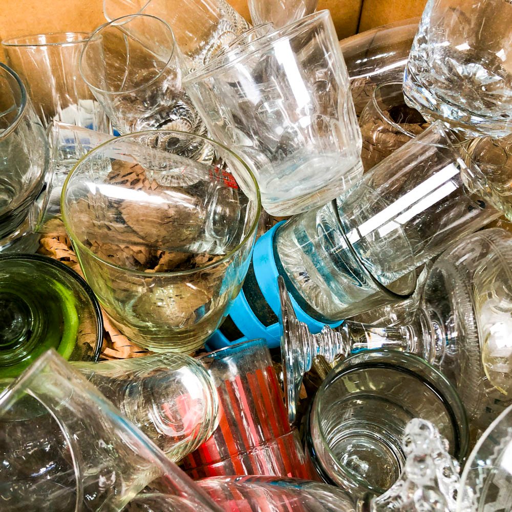 Colección de copas y vasos de vidrio - imagen 4
