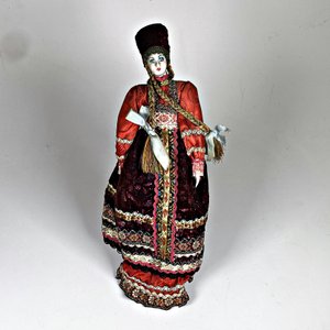 Muñeca Ucraniana Tradicional con Vestimenta Detallada - imagen 2