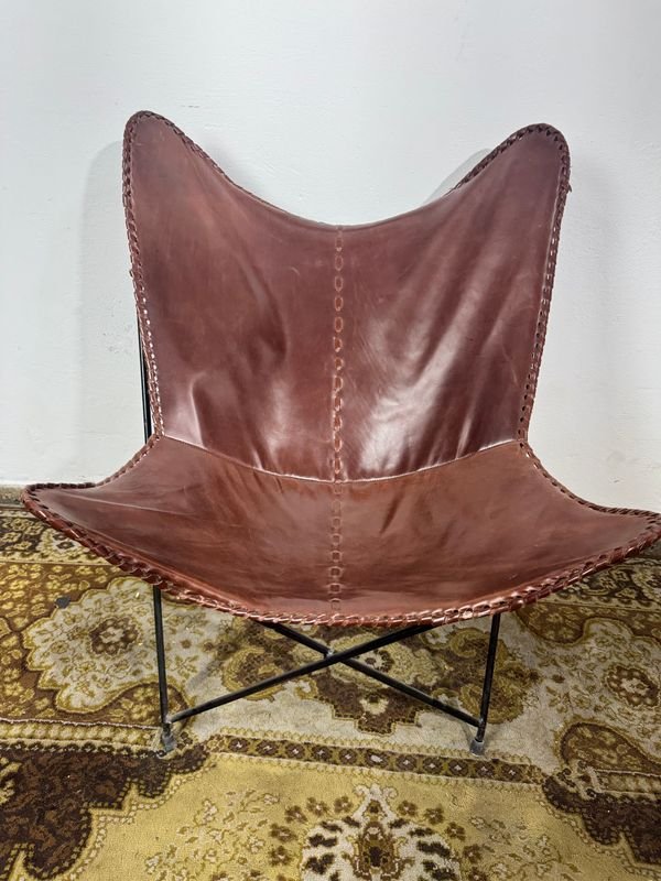 Lote anterior: Silla africana de cuero con estilo único