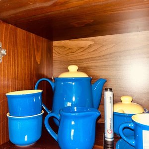 Juego de Té de Cerámica Azul y Amarillo - imagen 2