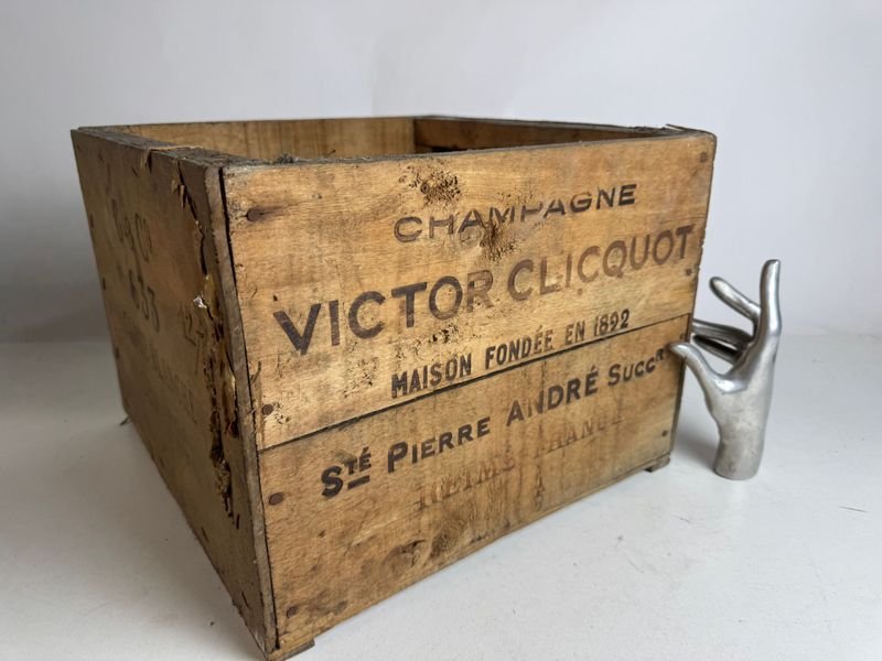 Antiguo cajón com propaganda de Champagne Victor Clicquot - Montevideo - imagen 1