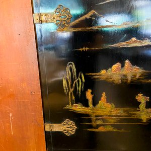 Mueble Chinoiserie Negro con Detalles Dorados y Patas Estilo Luis XV - imagen 3