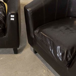 Par de Sillones Estilo Medio Punto Tapizados en Cuerina Oscura - imagen 3