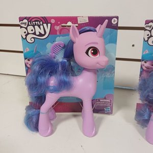 Figura My Little Pony Izzy Moonbow para Peinar - imagen 6