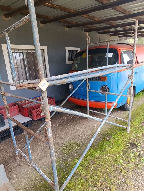 Andamio Doble Metálico con 8 Travesaños y Ruedas
