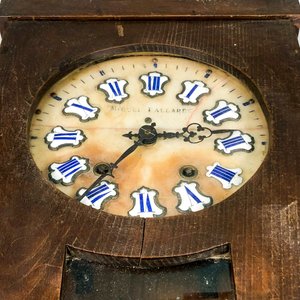 Reloj de Pared Antiguo en Madera con Péndulo y Llave - imagen 3