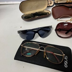 Lote de 9 Pares de Lentes y Estuches Variados - imagen 11