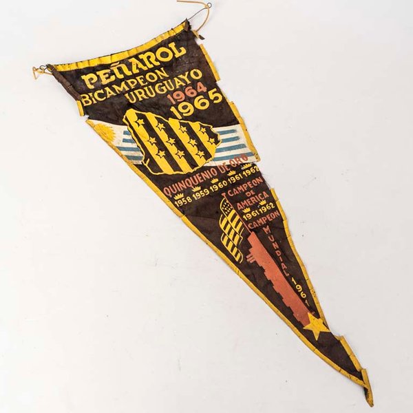 Banderín de Peñarol con palmares desde 1958 a 1965