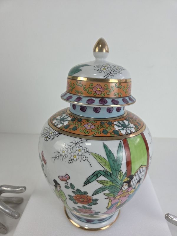 Potiche en porcelana oriental decorativa - imagen 3