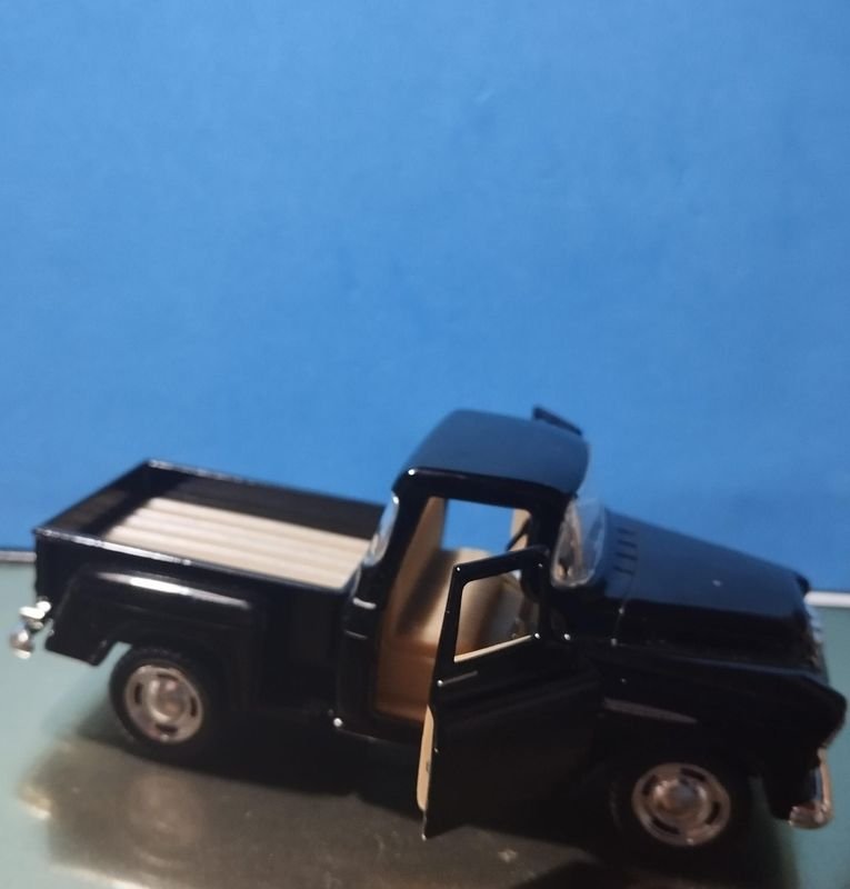 Camioneta Coleccionable Chevrolet 1955 en Escala 1/32 - imagen 2