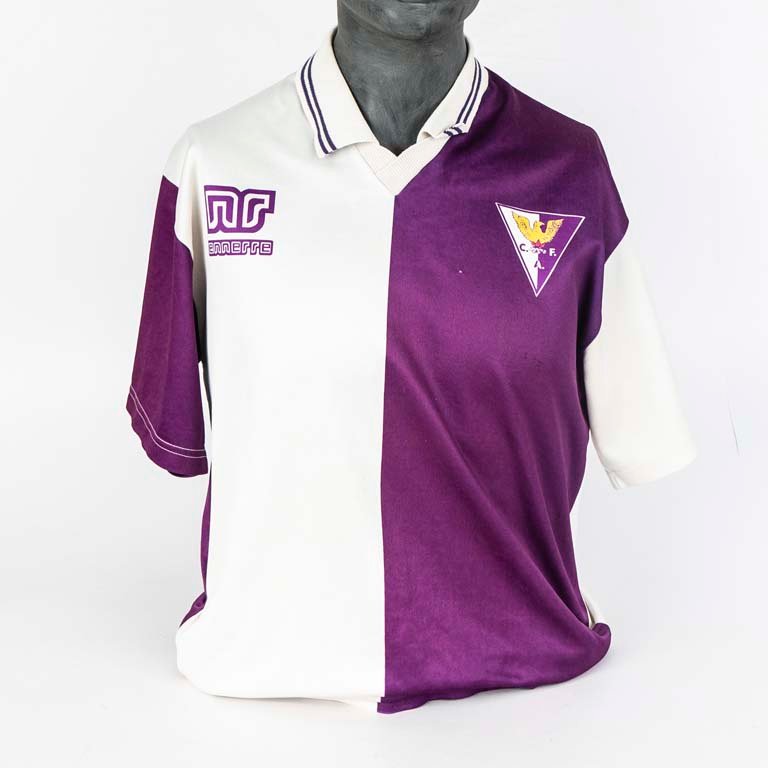 Lote anterior: Camiseta de Fénix de utilería marca enerre N°9 utilizada en 1994