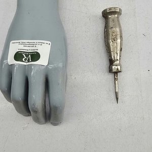Lote siguiente: Punzón de Metal Vintage para Marcar o Perforar
