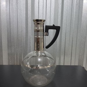 Lote siguiente: Jarra o Decantador de Vidrio Transparente con Detalles Metálicos