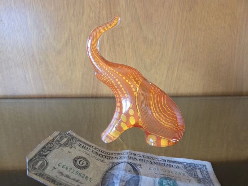 Figura de elefante en acrílico por Palatnik - imagen 2