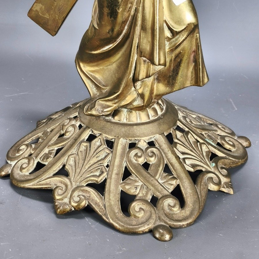 Estatua de bronce de Jesús cargando la cruz - imagen 5