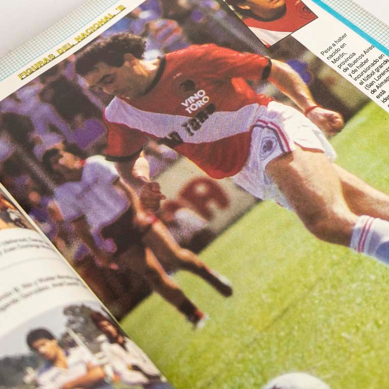 Colección de revistas de fútbol encuadernadas en un volumen - imagen 3
