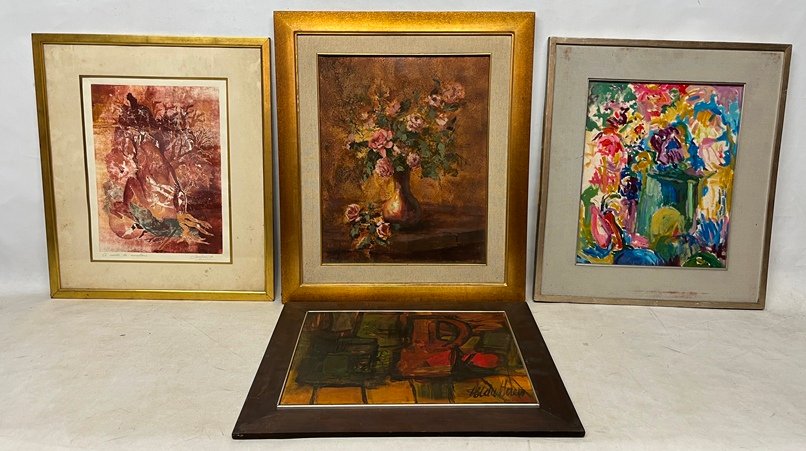 Lote siguiente: Cuatro cuadros de arte en diferentes tamaños, óleos y grabados