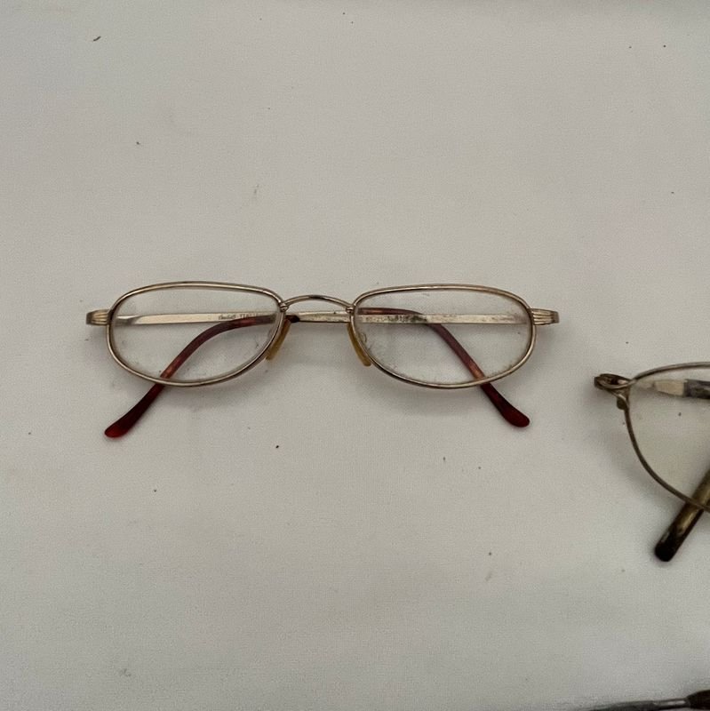 Lentes de Ojo con Diseño Moderno y Accesorios - imagen 3