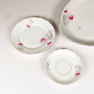 Tres Piezas de Porcelana Alemana KPM: Bandeja Oval y Dos Platillos - imagen 3