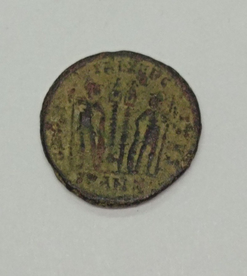 Moneda Romana de Constantino el Grande - Gloria Exercitus
