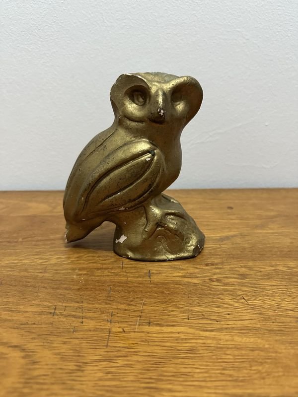 Lote siguiente: Estatua de Búho en Yeso