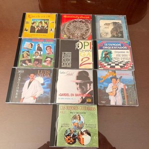 Lote siguiente: Lote de 16 CDs: Música Clásica, Tango y Popular
