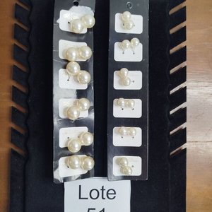 Lote siguiente: Lote de 65 Blísteres de Aretes de Perla (390 Pares)