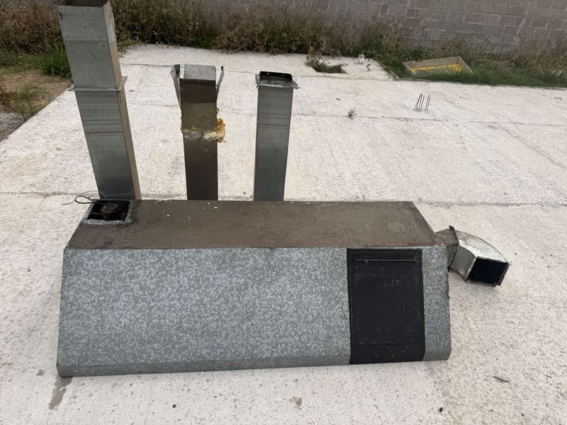 Gran campana extractora con forzador de chapa galvanizada - imagen 3