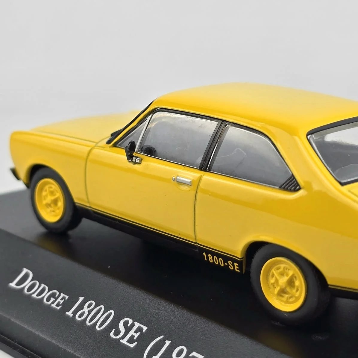 Dodge 1800 SE Modelo de Coche en Plástico - imagen 8