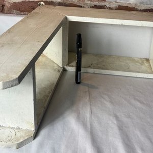 Estantería de Madera en L con Dos Niveles - imagen 1