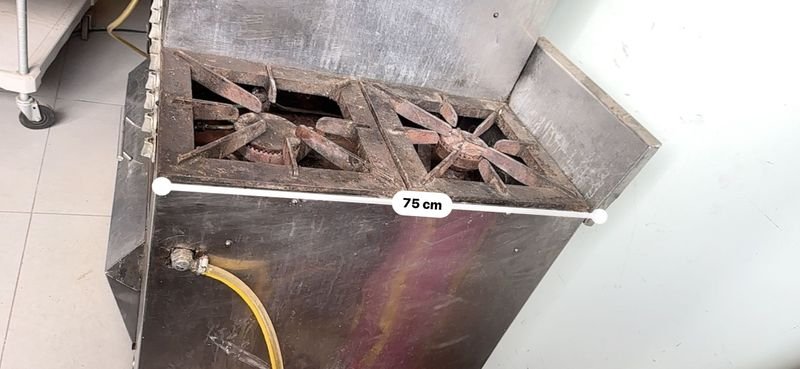 Excepcional cocina industrial con hornallas, horno plancha y gratinador en excelente estado - imagen 7