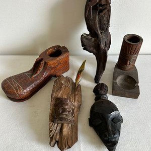 Adornos de Madera Tallada: Zapato, Rostros Africanos y Figura de Animal - imagen 1
