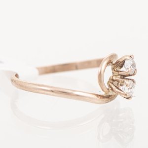 Anillo de Oro con Dos Circonias - imagen 2