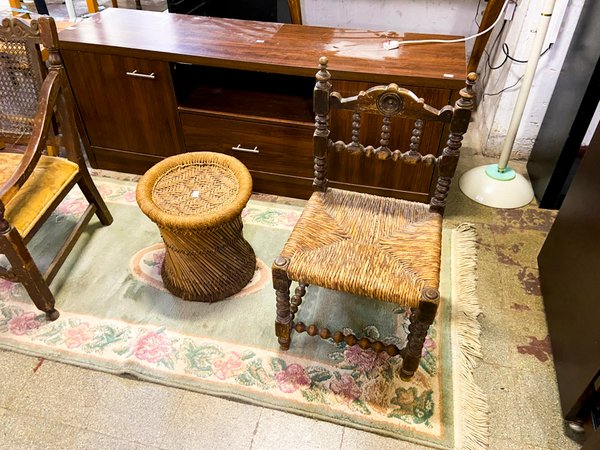 Sillón de Madera Estilo Luis XV con Asiento de Paja