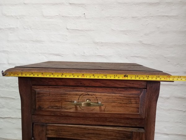 Mesa de luz de roble con puerta y cajón - imagen 7