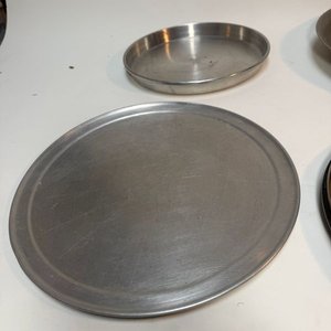Lote de 5 Bandejas Redondas de Acero y Aluminio - imagen 5