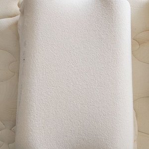 Lote de Dos Almohadas Cervicales Blancas - imagen 2