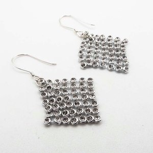 Par de Caravanas de Fantasía con Ganchos de Plata y Strass - imagen 2