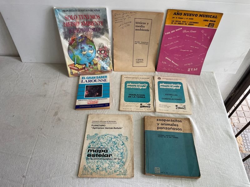 Lote de Libros Didácticos: Planeta, Naturaleza, Microbios y Más