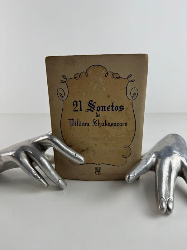 Lote siguiente: Libro de poesía: 21 sonetos de William Shakespeare