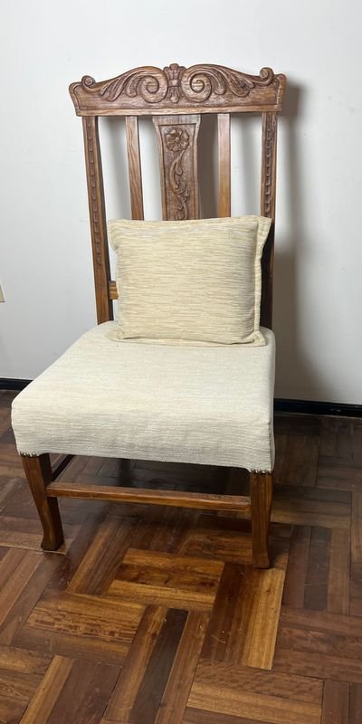 Silla Baja de Madera con Almohadón - imagen 4