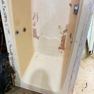 Una bañera de fibra color beige - imagen 4