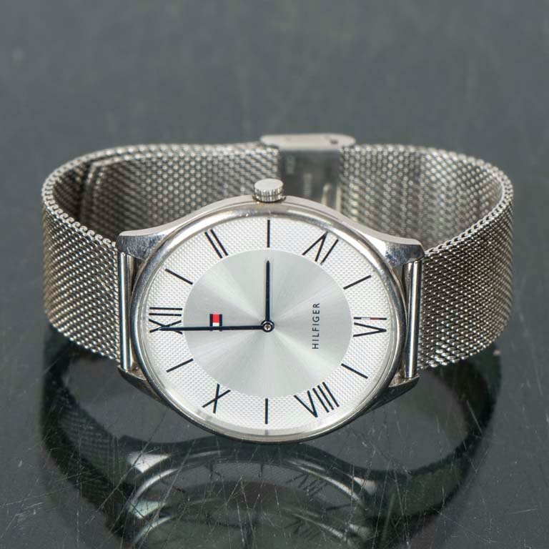 Reloj Hilfiger de Metal Plateado con Malla Acero Inoxidable